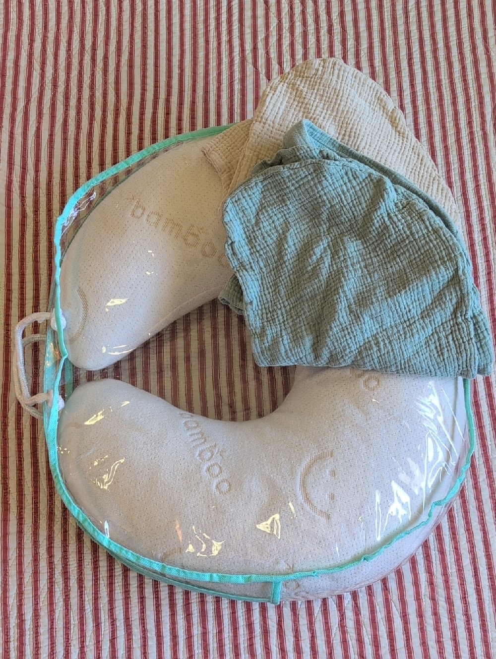 baby works memory foam feeding pillow with extra cotton covers & storage case